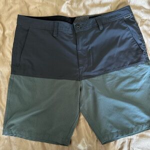 Volcom shorts 38
